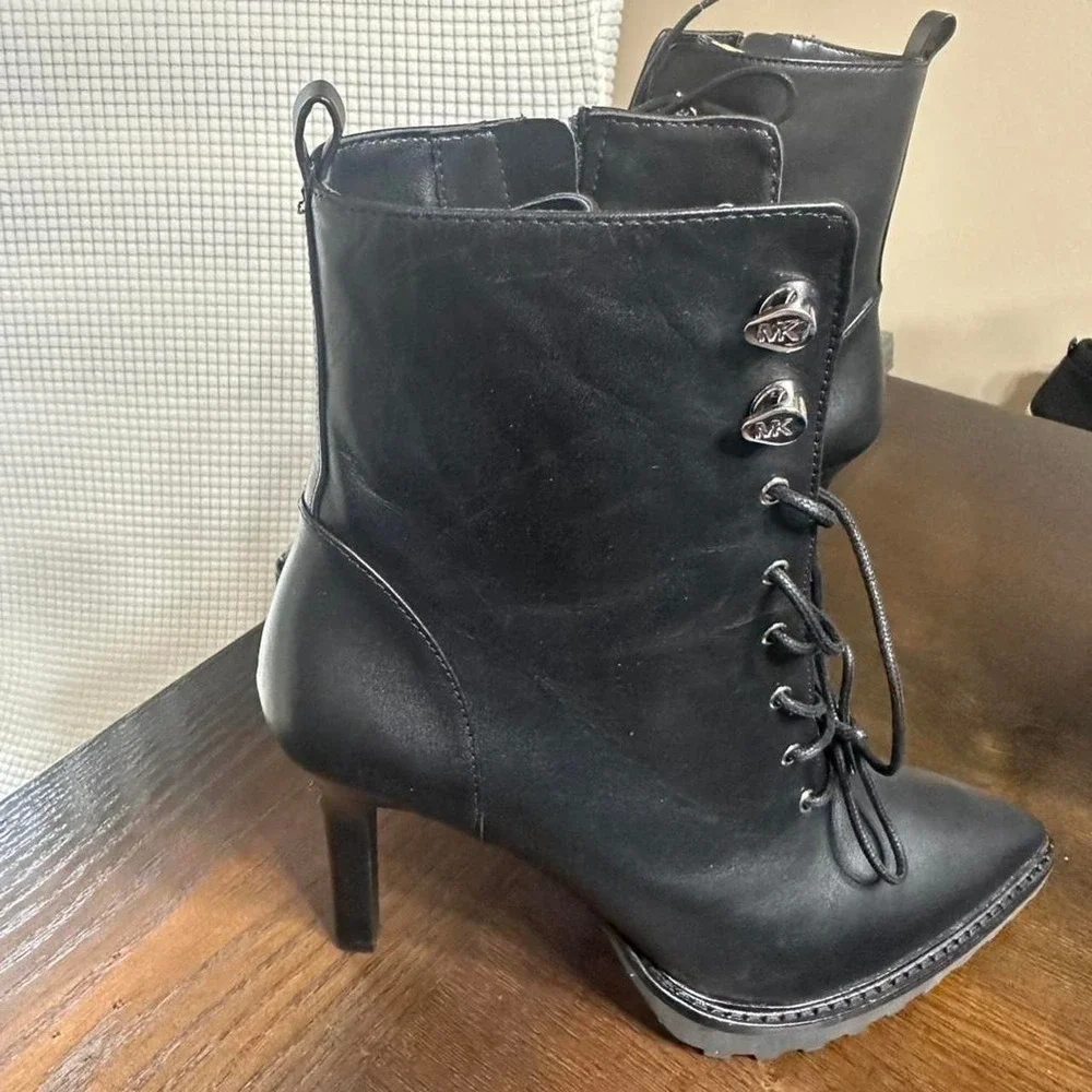MICHAEL KORS Black Leather Ankle Bootie Women Lace Up Zip‎ Metal Hardware
